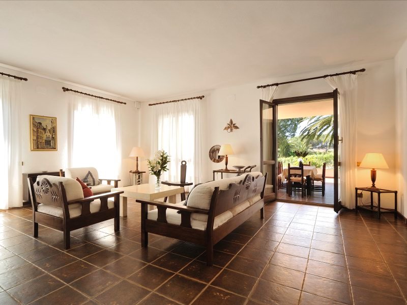 Großzügiges Wohnzimmer Großzügiges Wohnzimmer