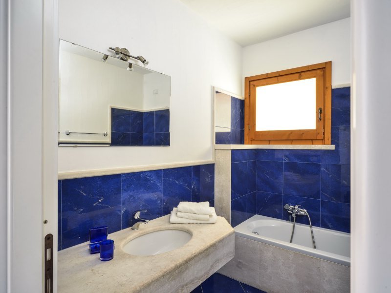 Badezimmer 1 mit Badewanne Badezimmer 1 mit Badewanne