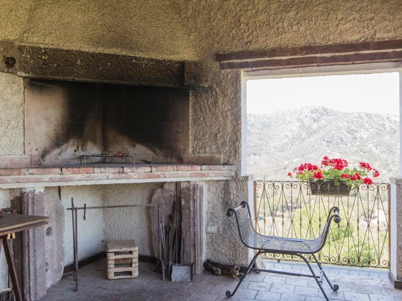 Mit dem gemauerten BBQ auf der Terrasse wird das Grillen zum Spaß Mit dem gemauerten BBQ auf der Terrasse wird das Grillen zum Spaß