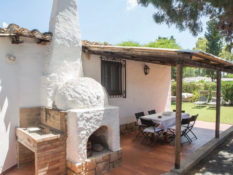 Pizzaofen auf der Terrasse neben dem Essbereich Pizzaofen auf der Terrasse neben dem Essbereich