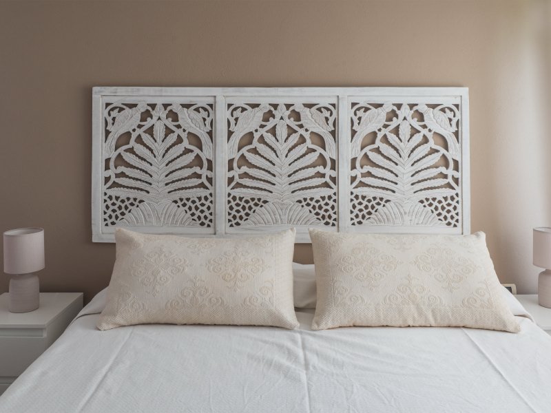 Schlafzimmer 3 mit dekorativem Kopfende über dem Doppelbett, im 2. Stock Schlafzimmer 3 mit dekorativem Kopfende über dem Doppelbett, im 2. Stock