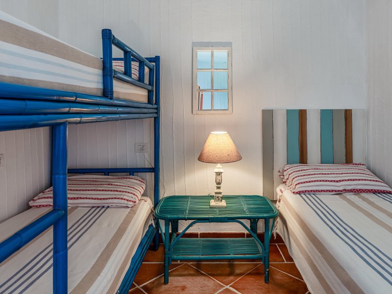 Die Betten im 2. Schlafzimmer sind stabil mit groß Die Betten im 2. Schlafzimmer sind stabil mit groß