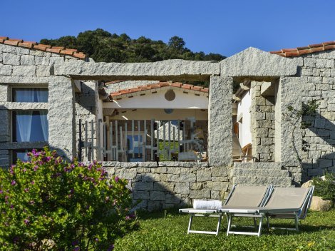 Privater Garten und eine unseinsehbare Terrasse Privater Garten und eine unseinsehbare Terrasse