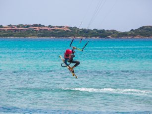 Kitesurfer am Strand La Cinta, San Teodoro, Olbia Kitesurfer am Strand La Cinta, San Teodoro, Olbia
