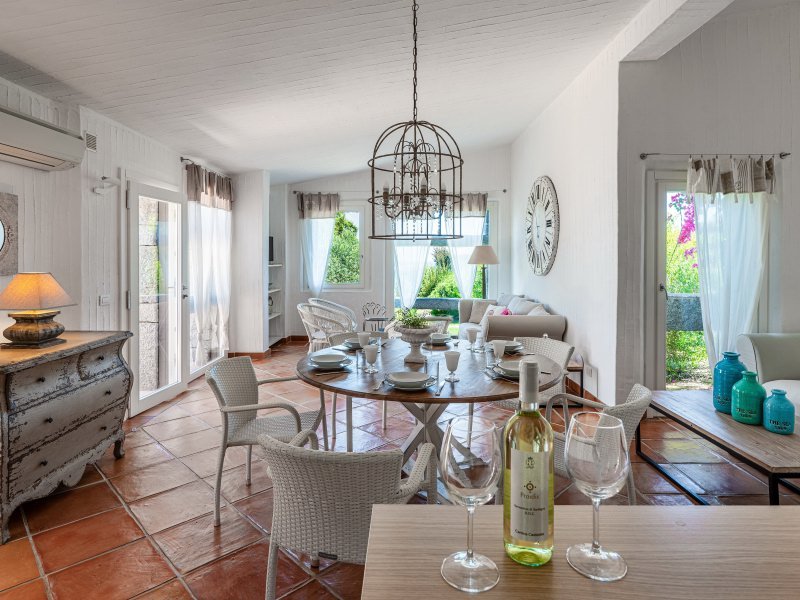 Lichtdurchfluteter Wohnbereich