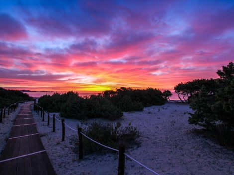 Abends ist der Himmel  an der Costa Rei manches Mal wie gemalt