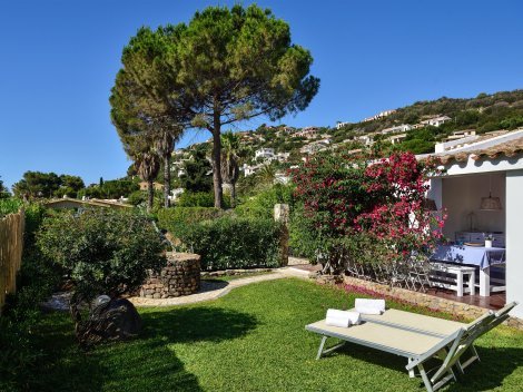 Wunderschöner, gepflegter Garten der Villa Chiara