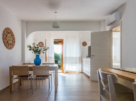 Das moderne Appartment bietet alle Annehmlichkeiten, wie z.B. Klimaanlage und einen großen TV