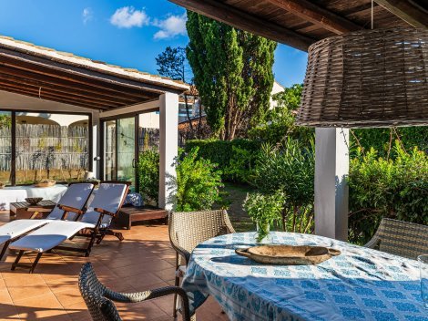 Essen auf der Terrasse, auch am Abend in gemütlicher Atmosphäre