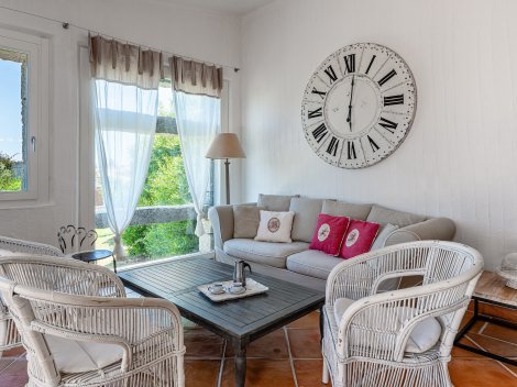 Das Wohnzimmer ist gemütlich, Ideal vor allem in der Nebensaison im April, Mai und Oktober